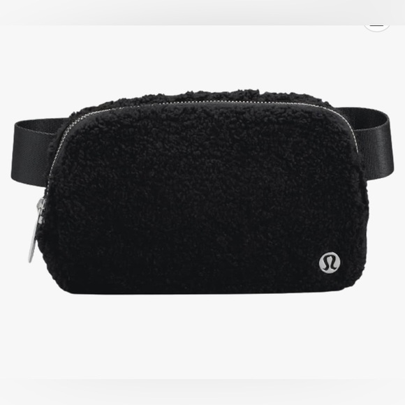 lululemon athletica Handbags - NWT Lululemon Everywhere Fleece Belt Bag, Black (7.5" x 2" × 5") 1L